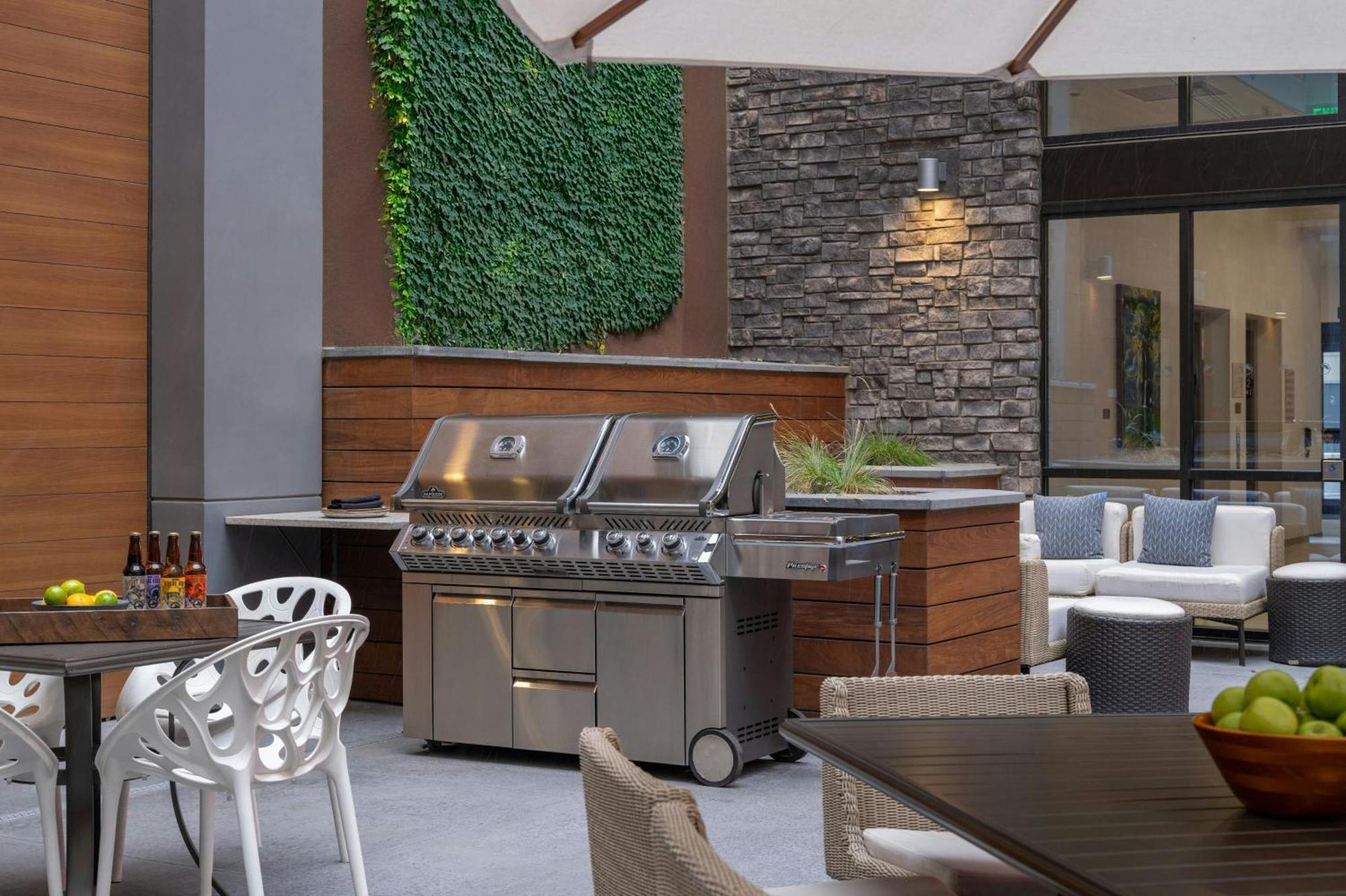Element Colorado Springs Downtown Hotel Exterior photo